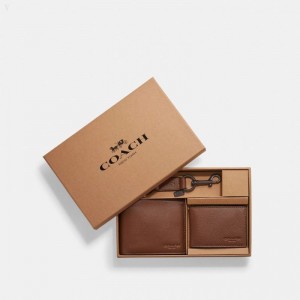 Coach Boxed 3 In 1 Wallet Gift Set - Men's Accessories - Dark Saddle | HQYX1092