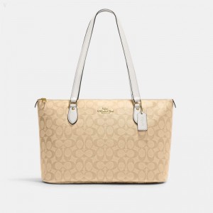 Coach Gallery Tote In Signature Canvas - Women's Tote Bags - Gold / Light Khaki | XDYF3949