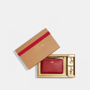 Coach Boxed Corner Zip Wristlet - Women's Wallets - Gold / Red | OVVT4022